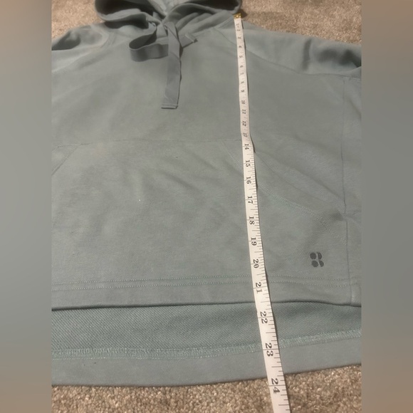 NWT Sweaty Betty Revive Cropped Hoodie in Vapor Blue! - Picture 6 of 8
